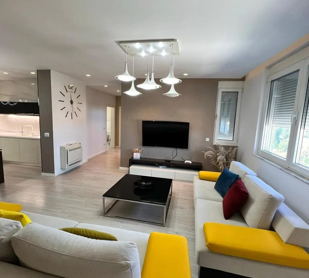 Tirana Loft Living Apartment 0*,
